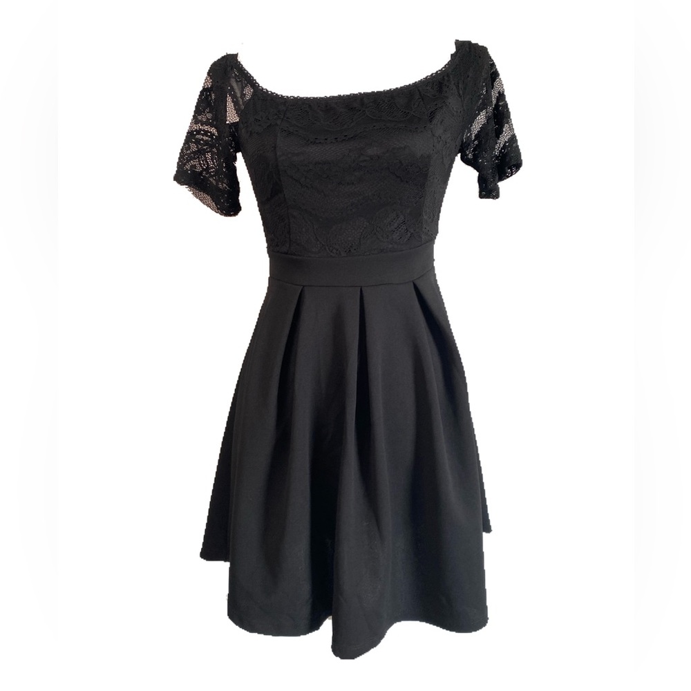Love Tree off the shoulder lace top bottom pleated mini dress size small